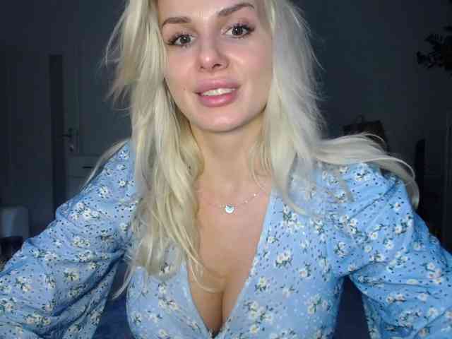 Cornelia22hot webcam