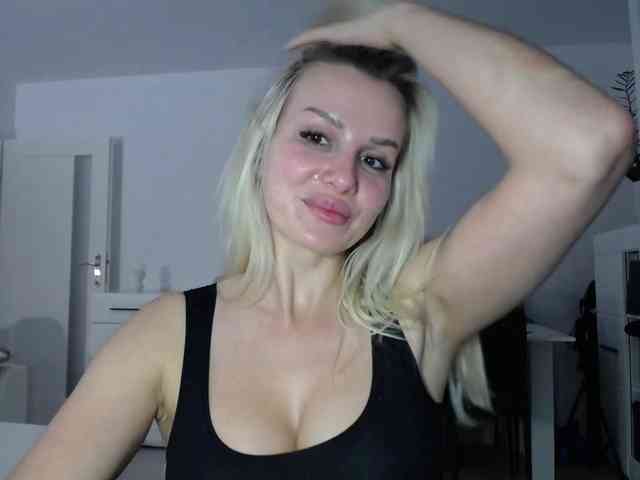 Cornelia22hot webcam