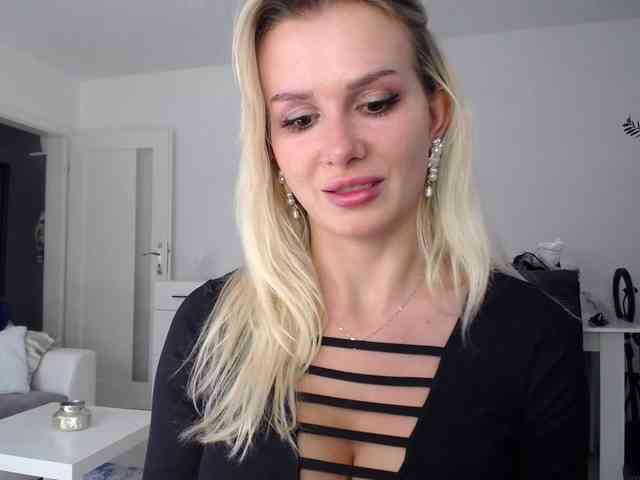 Cornelia22hot webcam
