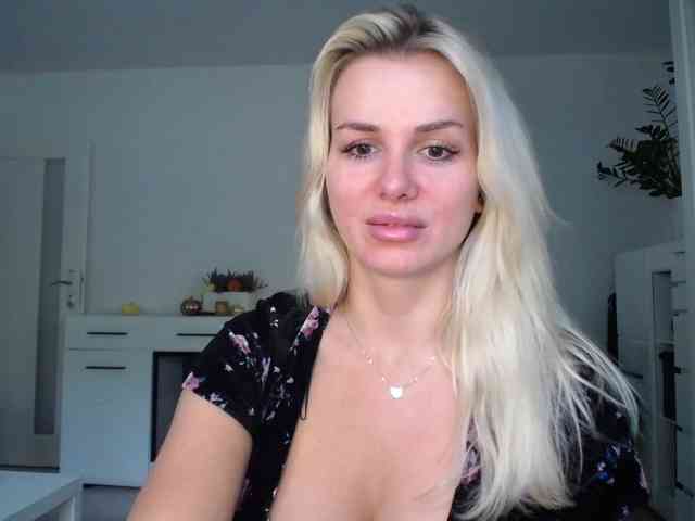 Cornelia22hot webcam