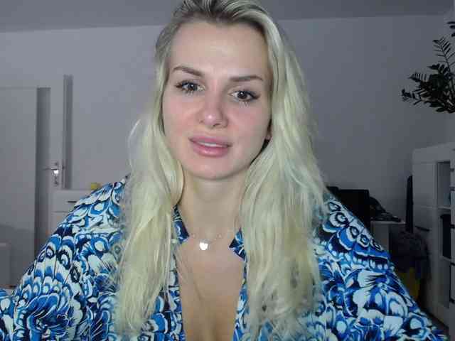 Cornelia22hot webcam
