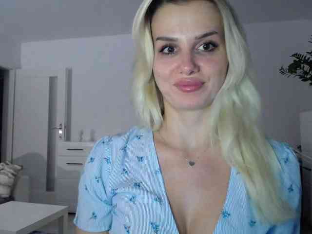 Cornelia22hot webcam