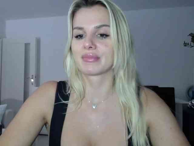 Cornelia22hot webcam