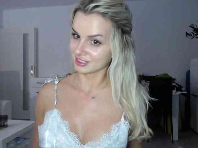Cornelia22hot webcam