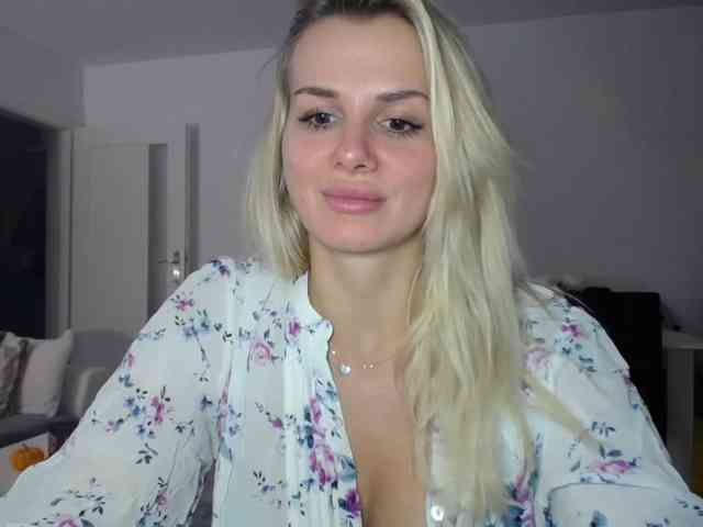Cornelia22hot webcam