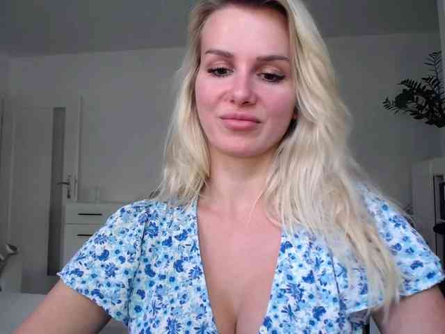 Cornelia22hot webcam