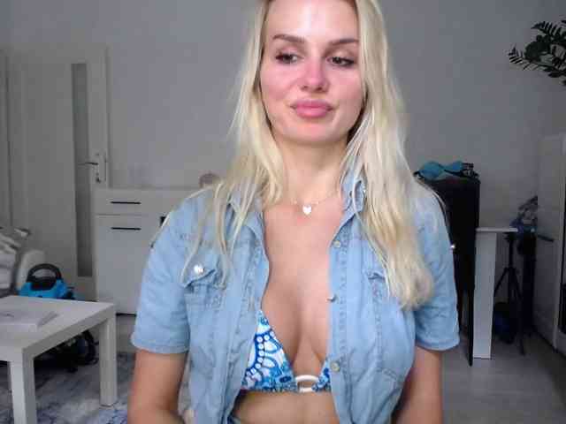 Cornelia22hot webcam