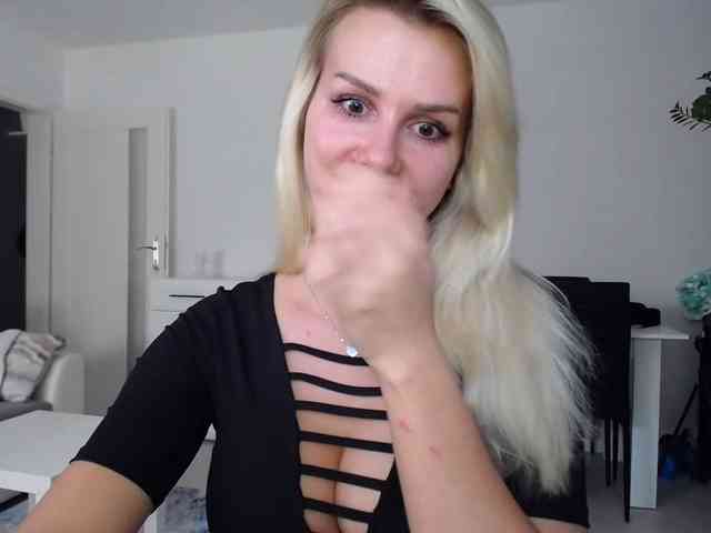 Cornelia22hot webcam