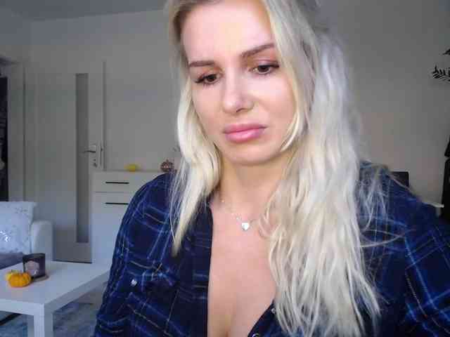 Cornelia22hot webcam