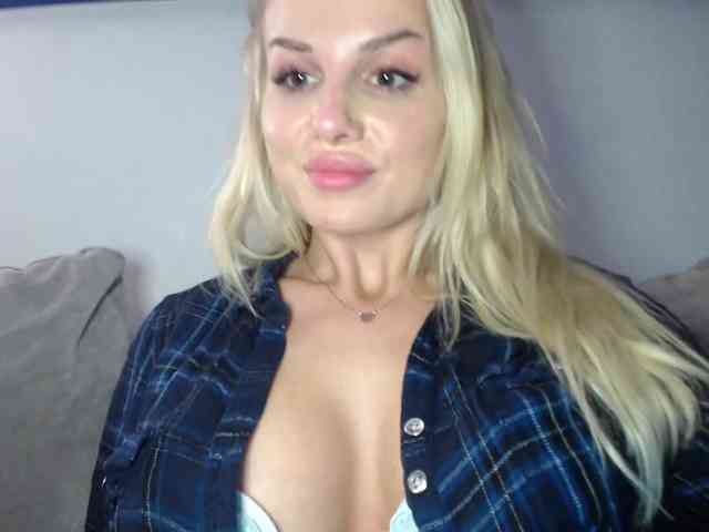 Cornelia22hot webcam