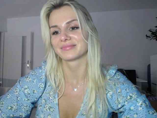 Cornelia22hot webcam