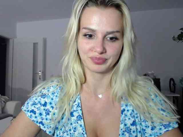 Cornelia22hot webcam