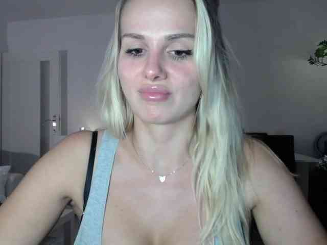 Cornelia22hot webcam