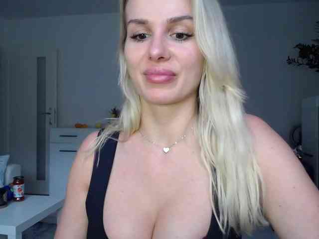 Cornelia22hot webcam