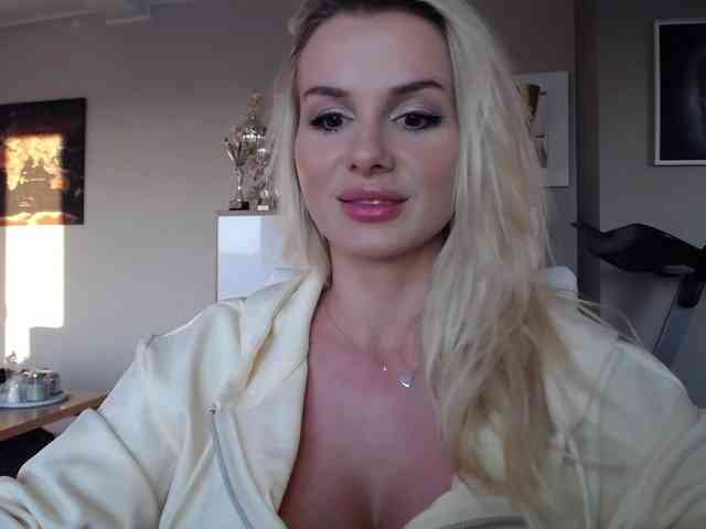 Cornelia22hot webcam