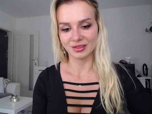 Cornelia22hot webcam