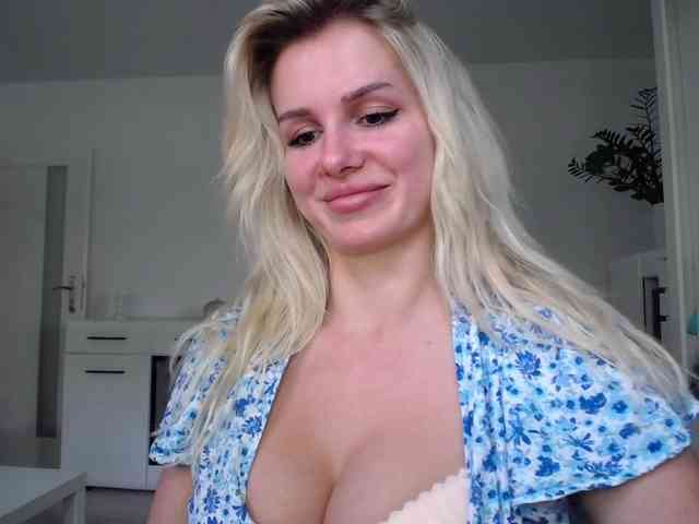 Cornelia22hot webcam