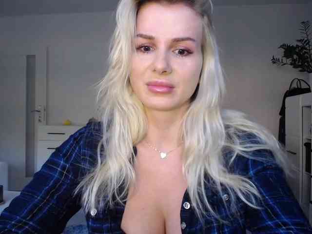 Cornelia22hot webcam