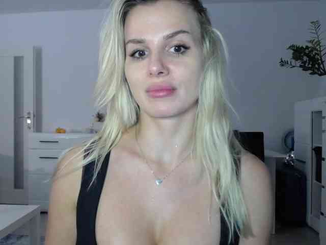 Cornelia22hot webcam