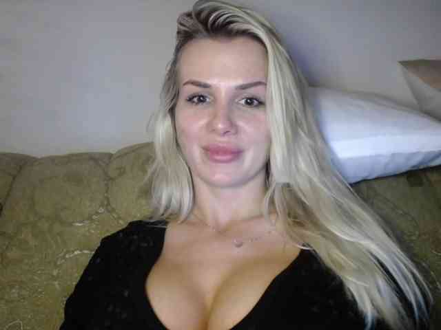 Cornelia22hot webcam