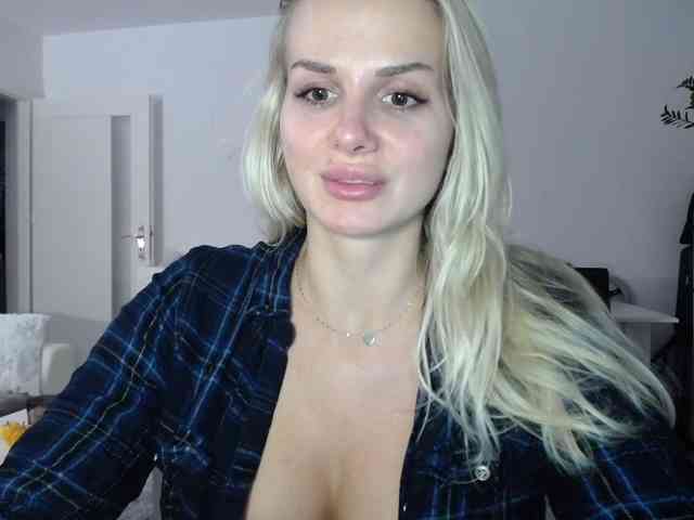 Cornelia22hot webcam