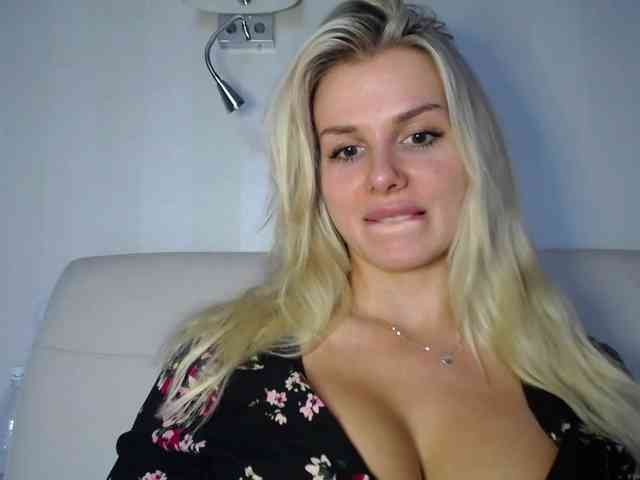 Cornelia22hot webcam