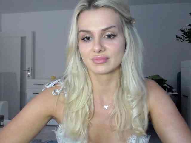 Cornelia22hot webcam