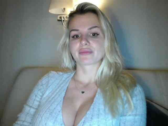 Cornelia22hot webcam