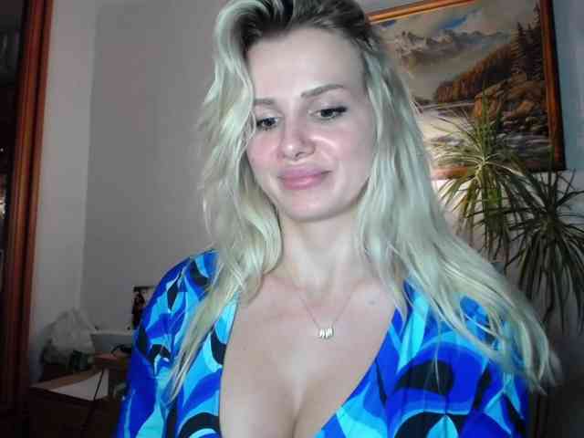 Cornelia22hot webcam