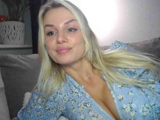 Cornelia22hot webcam