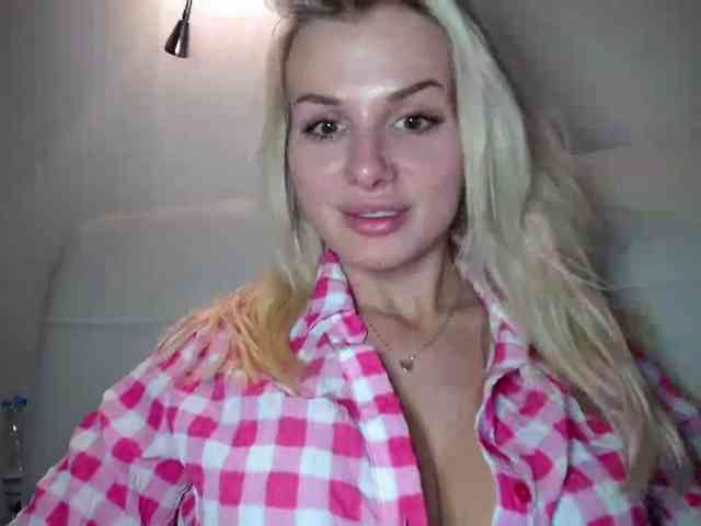 Cornelia22hot webcam