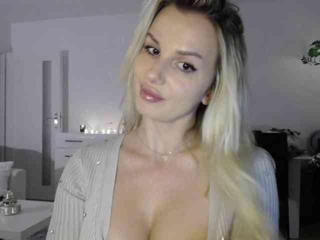 Cornelia22hot webcam