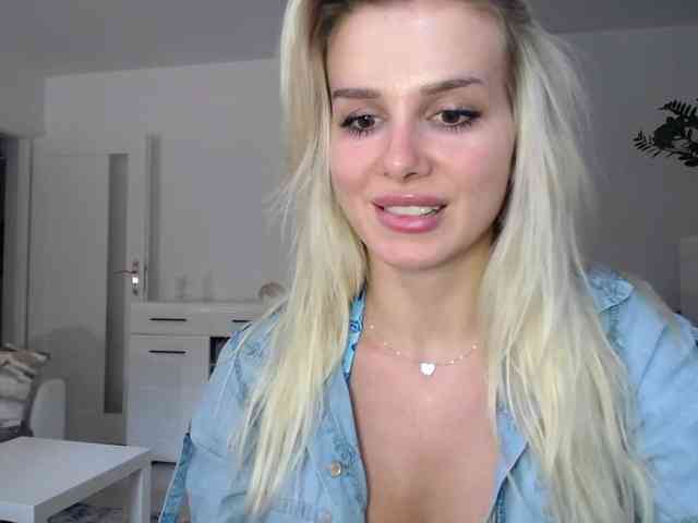 Cornelia22hot webcam