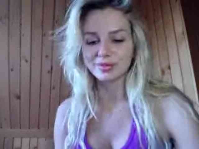 Cornelia22hot webcam