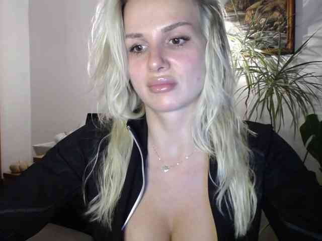 Cornelia22hot webcam