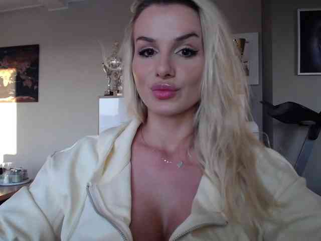 Cornelia22hot webcam