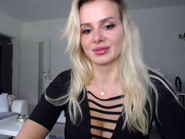 Cornelia22hot webcam