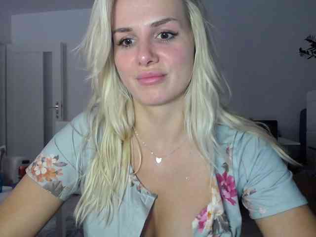Cornelia22hot webcam