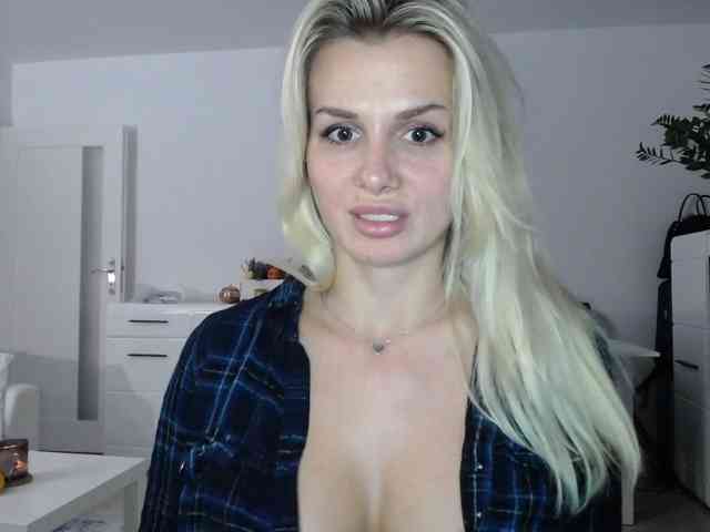 Cornelia22hot webcam