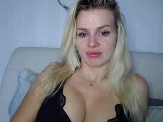 Cornelia22hot webcam