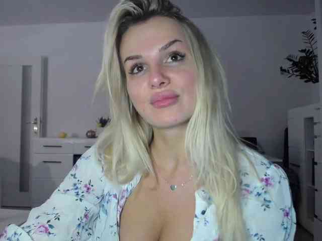 Cornelia22hot webcam