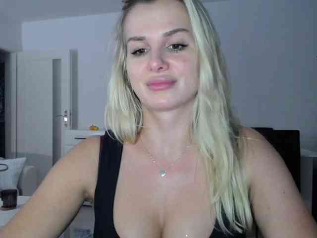 Cornelia22hot webcam