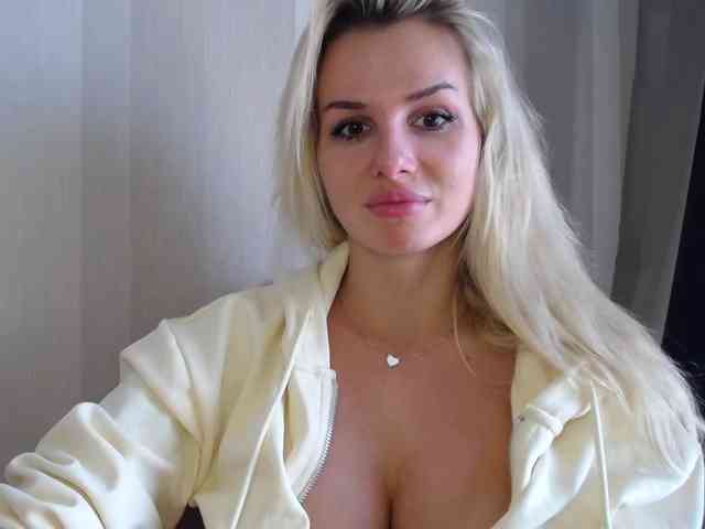 Cornelia22hot webcam