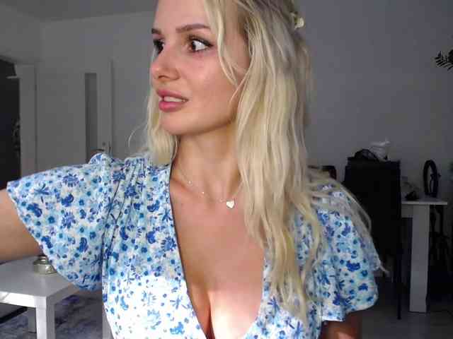 Cornelia22hot webcam
