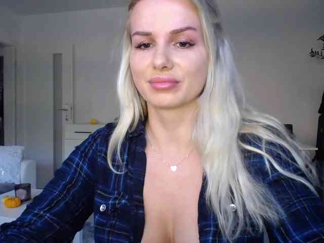 Cornelia22hot webcam