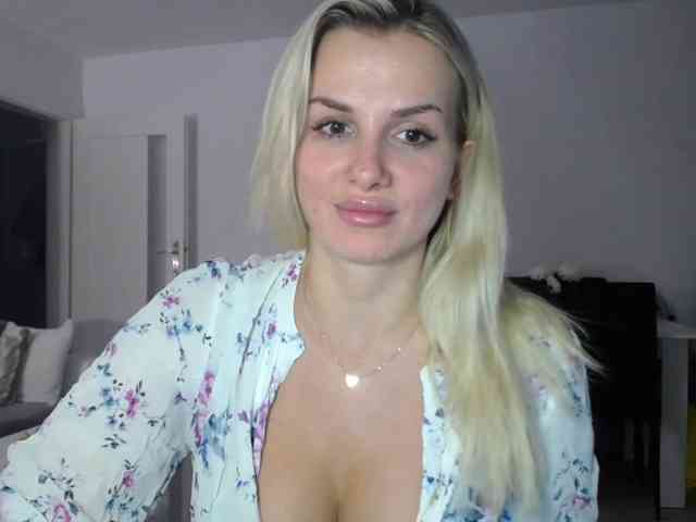 Cornelia22hot webcam