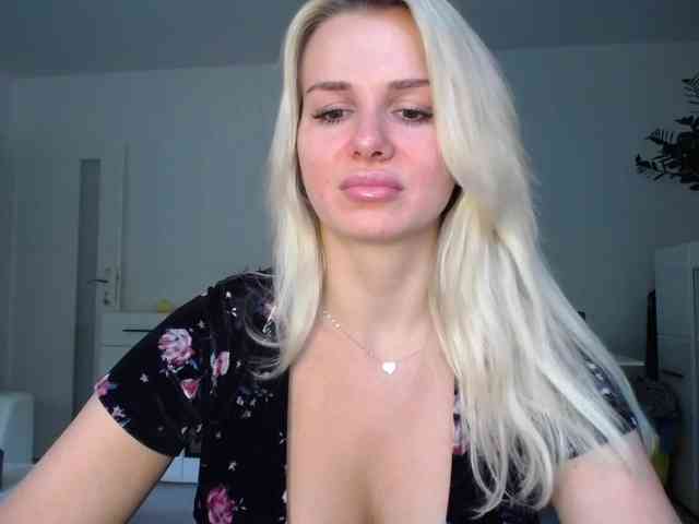 Cornelia22hot webcam