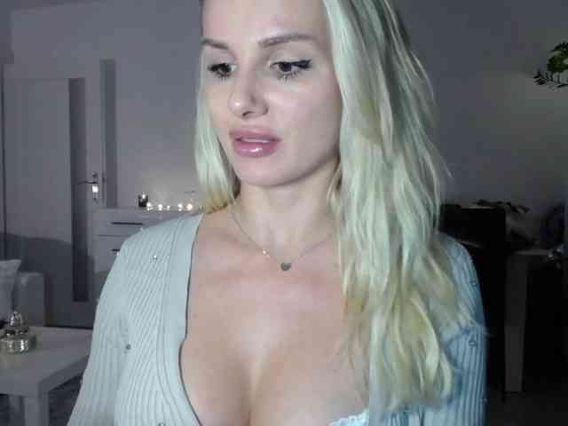 Cornelia22hot webcam