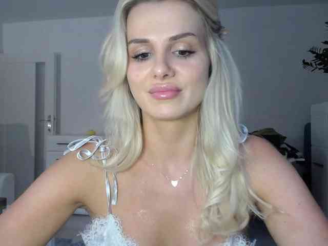 Cornelia22hot webcam