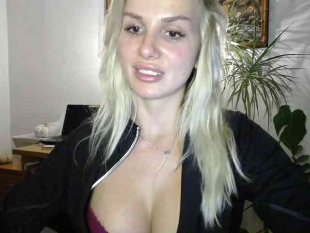 Cornelia22hot webcam